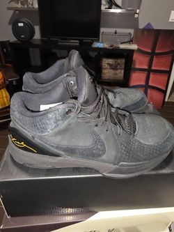 Kobe 4 Proto Gift of Mamba Size 7.5