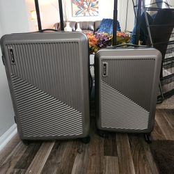 Skyline Hardside Luggage Set of Two