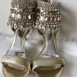 Rhinestones heels  Size 8. NEW