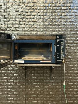 SAMSUNG OVER THE RANGE MICROWAVE w/WARRANTY! R3597A