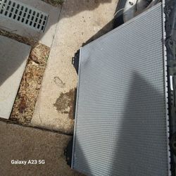 Radiator For 13-17 Land Rover Sport