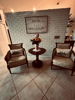 Tommy Bahama chairs plus accent table