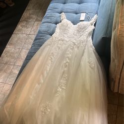 Beautiful Wedding Dress NEW