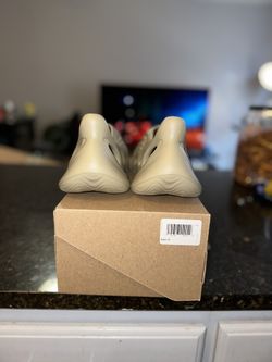 adidas Yeezy Foam RNR / Stone Salt / Size 9 for Sale in Brooklyn, NY -  OfferUp