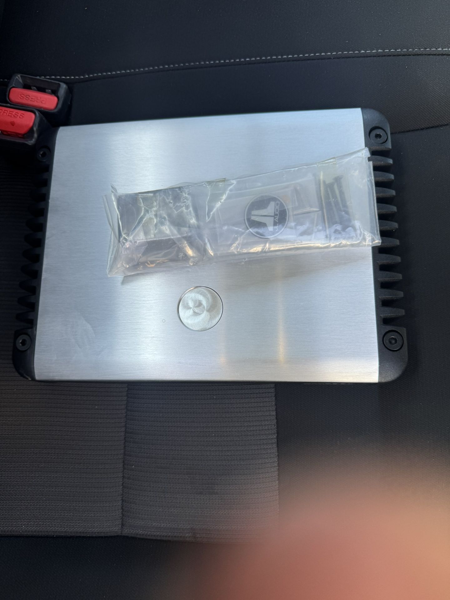 Jl Audio 1200/1 Amp Amplifier $800