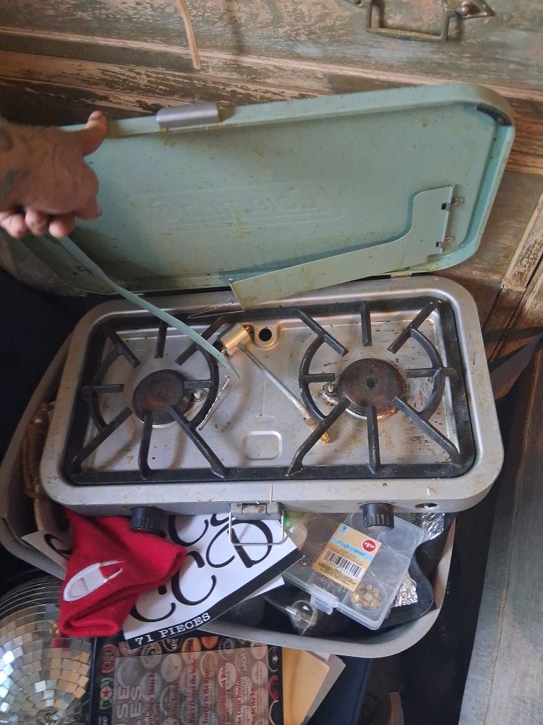 Coleman Gas Portsble Stove Woth Hot Plates