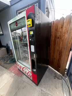 Vendo Vue 40 Vending Machine