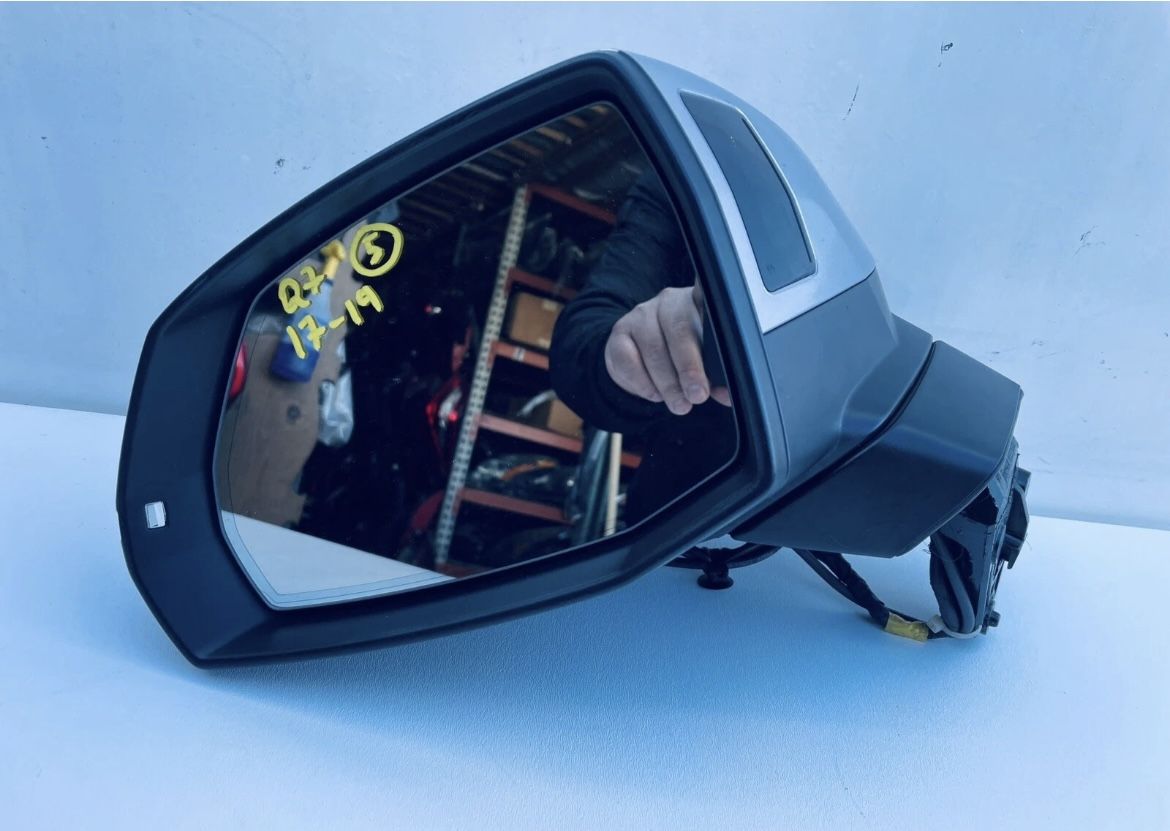 2017-2019 AUDI Q7 LEFT DRIVER SIDE VIEW MIRROR WITH CAMERA OEM 