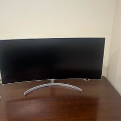 LG UltraWide 38” Curved Monitor – 3840×1600 – USB-C / HDMI / DisplayPort
