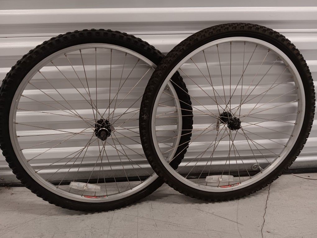 Super nice 26er/26" MTB wheels/wheelset, 100/135mm OLD