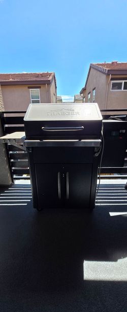 Traeger Silverton pallets grill