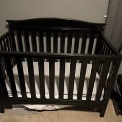 Baby Crib/Changing Table
