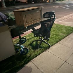 Free Furniture 