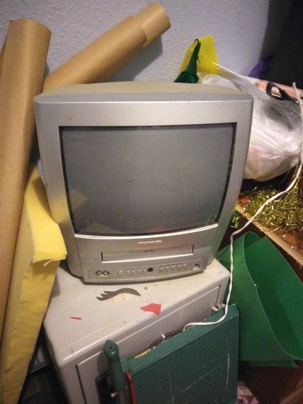Magnavox VHS TV