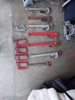 Rigid. 3    18". And.  3.  24"  a cresnt. And clamps