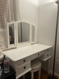 Make up desk & chair