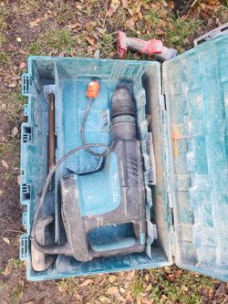 Makita Rotary Hammer Drill w/ Case