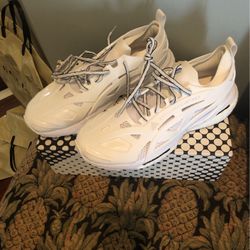 Stella McCartney Adidas Sneakers https://offerup.com/redirect/?o=OS5OZXc= W/tag