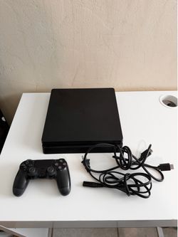 PS4 Slim Bundle – Great Condition