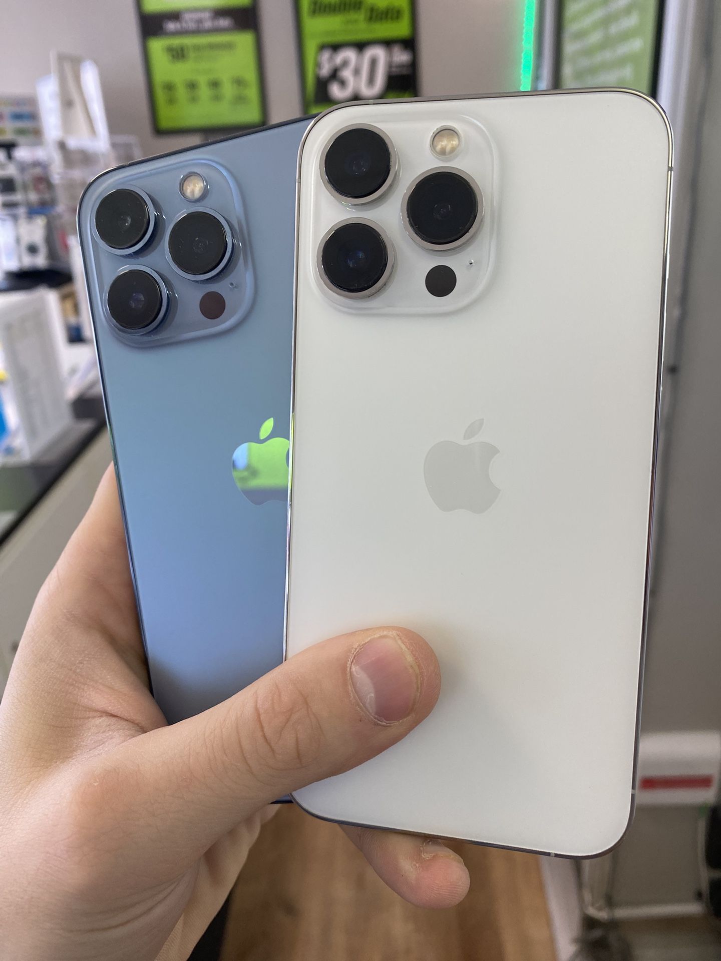 Unlocked iPhone 13 Pro 256GB - All Colors