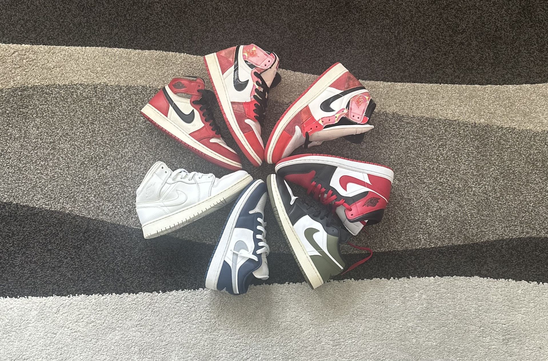 AJ1 GS Sneakers For Sale/Tenis De Venta