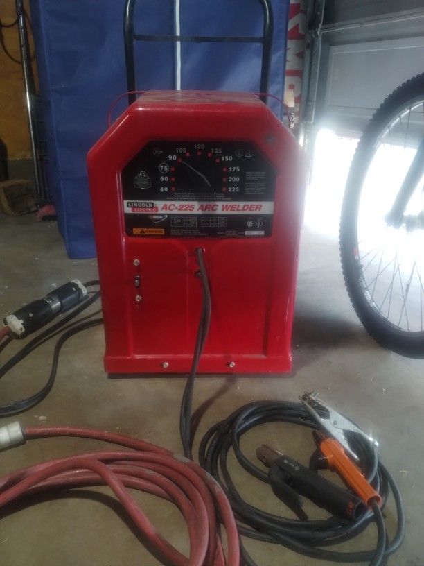 Lincoln Electric AC 225 Arc Welder