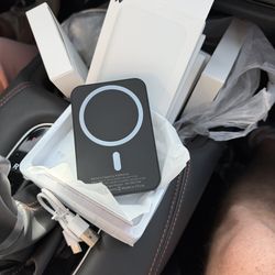 Power Bank Magnetic MagSafe news in Box 20$