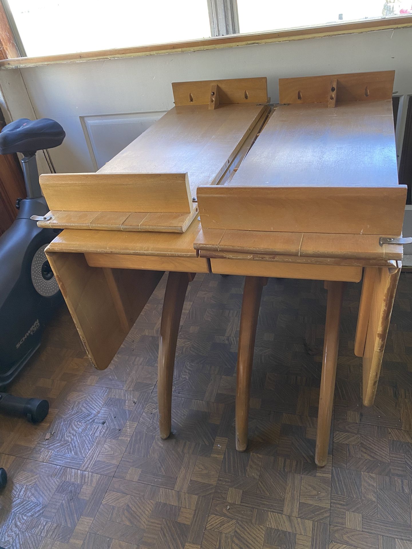 Vintage Mid Century Heywood Wakefield Wishbone Leg Table With Two Leaves