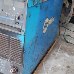 Welder Miller Delta Weld 452