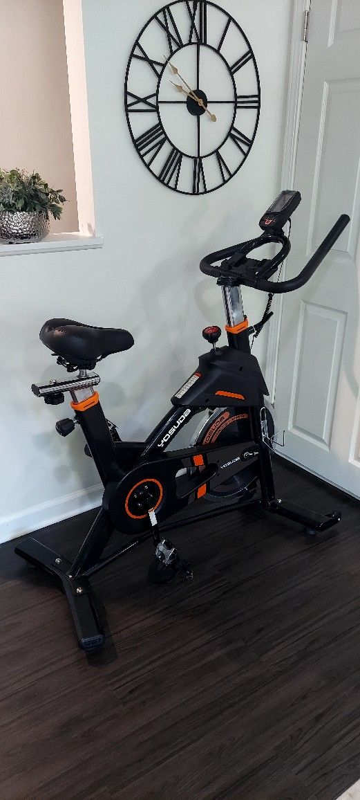YOSUDA Indoor Stationary Cycling Bike with mat