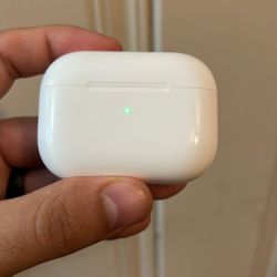 Apple AirPods Pro 2 Charging Case