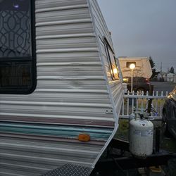 1992 34ft Sprinter Pull Behind Camper