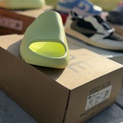 Men Slides 