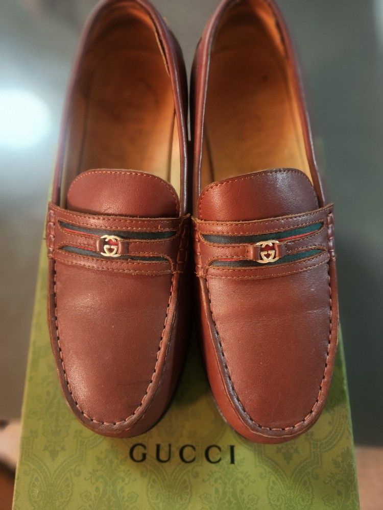 GUCCI BROWN LOAFERS