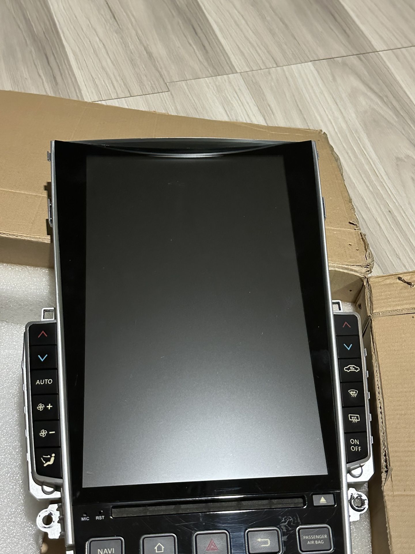 MRK 3 Infiniti Q50 Tesla Screen