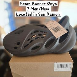 Adidas Foam Runner, Size 7 Men 