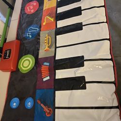 Gigant Keyboard Playmat
