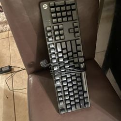 HP gamining Headphones And Gaming Keyboard