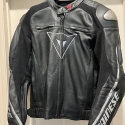 Dainese Leather Motorcycle Jacket With Speed Hump Size 42/52