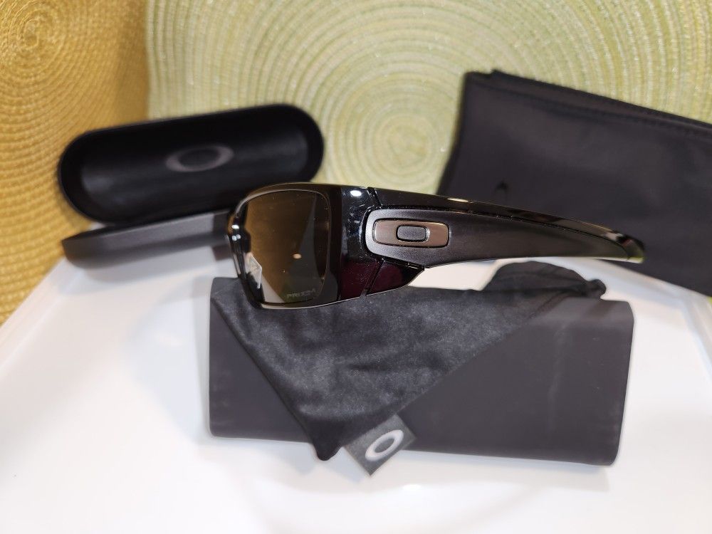 Oakley SUNGLASSES