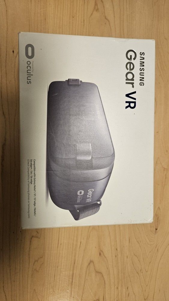 Samsung Gear VR, powered by Oculus, SM-R323. NEW, Open Box.
