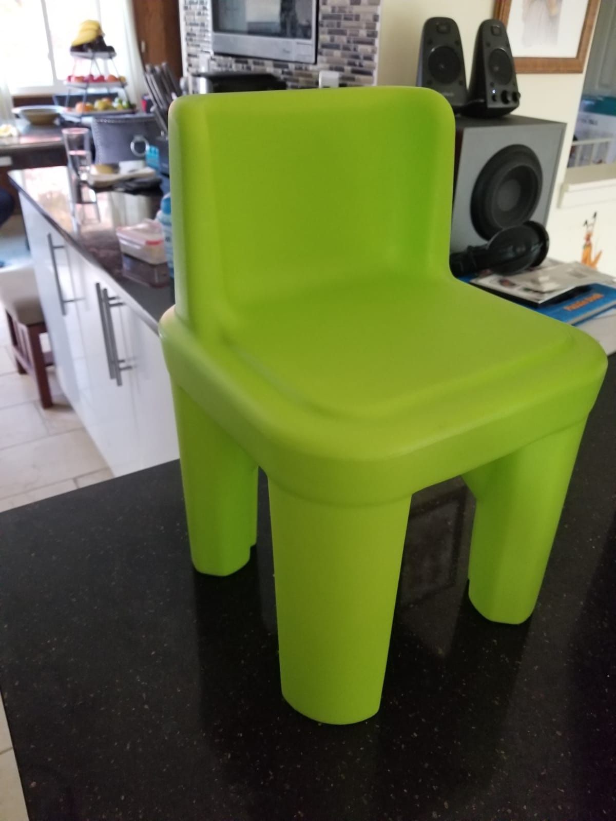 Kids table with 2 chairs ( Brand new)