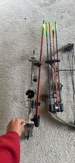 Warrior II Compound Bows – Camo, w/ Arrows, Quivers, Release & Arm Guard