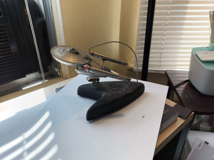 Pewter Star Trek Hallmark Hangs On Tree Or To Display