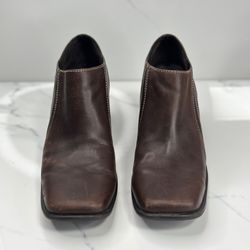 Western Vintage Clarks Brown Leather Square Toe Block Heel Booties (size 10 men)