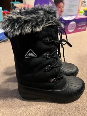 Women's Warm Faux Fur Lined Mid Calf Winter Snow Boots NEVER WORN