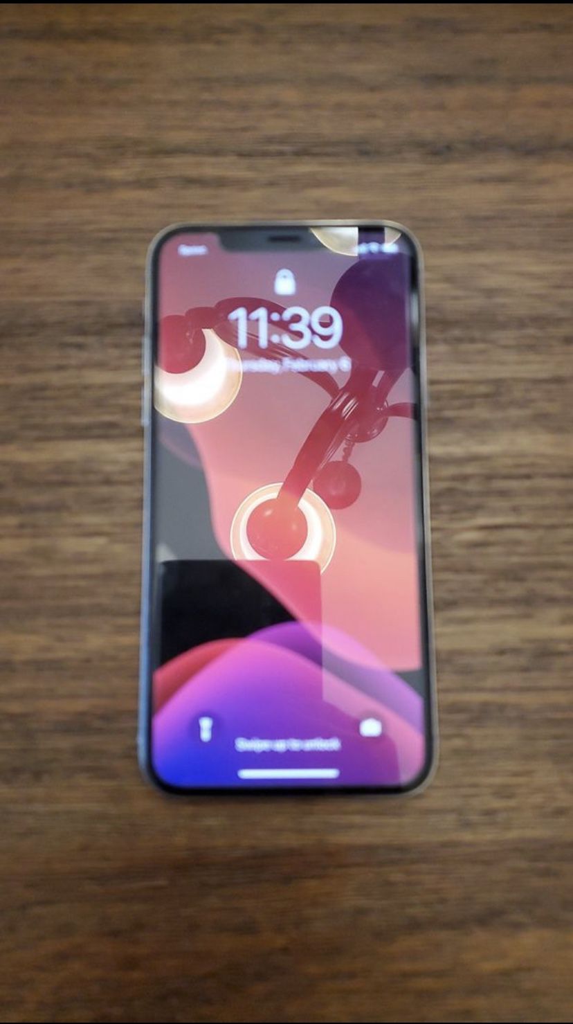 Sprint iPhone X 256GB with Mophie extended battery case