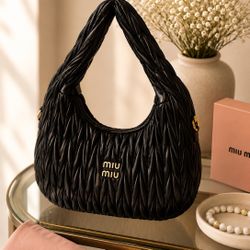 Medium size Arm And crossbody