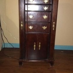 Queen Anne Style Jewelry Chest