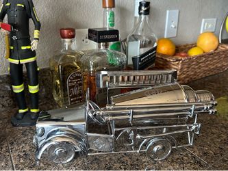 Novelty Fire Truck Bar Cocktail Set